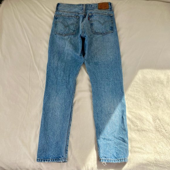 Levi’s 501 Distressed Jeans - High Rise / Waisted - 26 - Medium / Light Wash - Picture 3 of 6